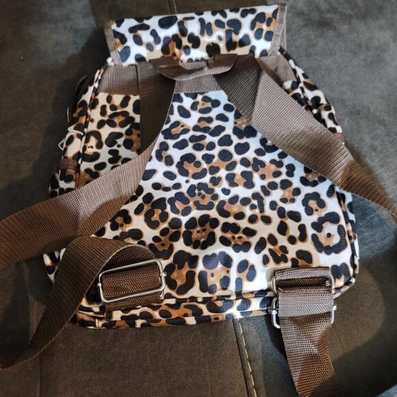 Leopard Backpack - Picture 2 of 7